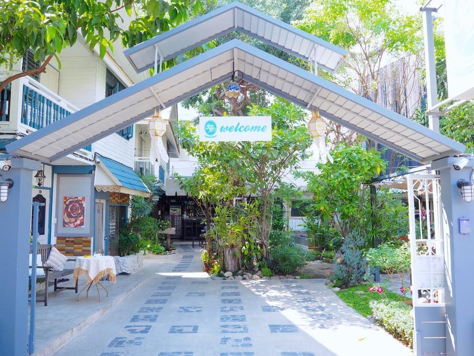 Stay With Me Guesthouse Hotel in Chiang Mai