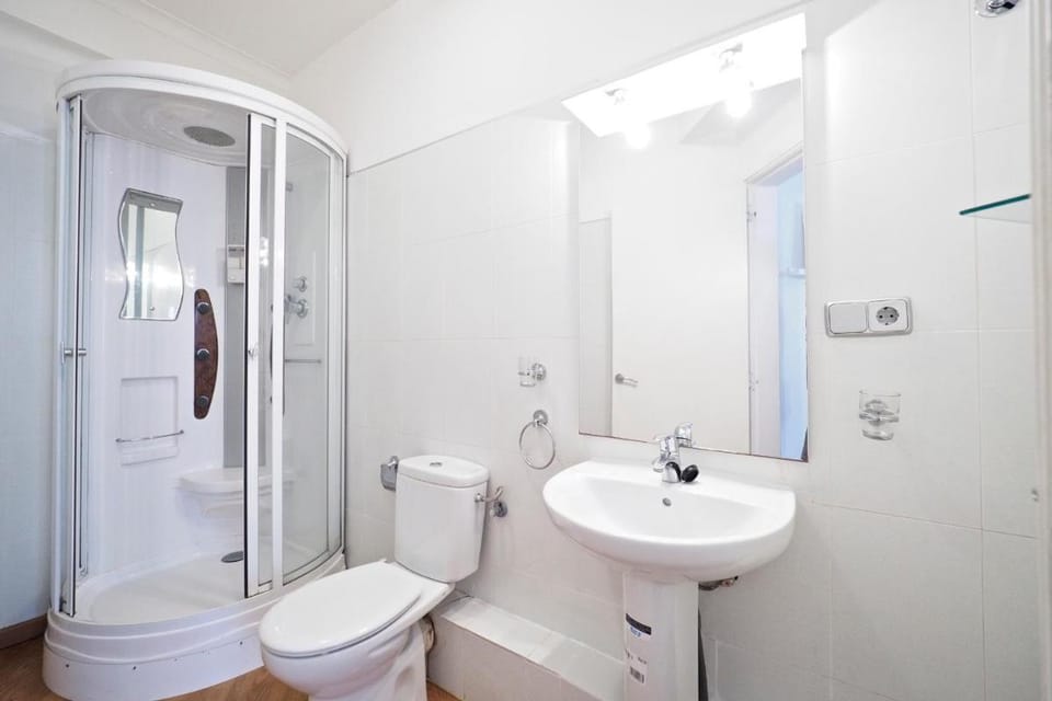 Monrooms Barcelona Bed and Breakfast in Barcelona