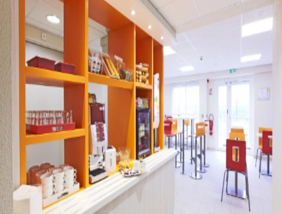 Premiere Classe Saint Etienne - AÃ©roport BouthÃ©on Hotel in Auvergne-Rhône-Alpes