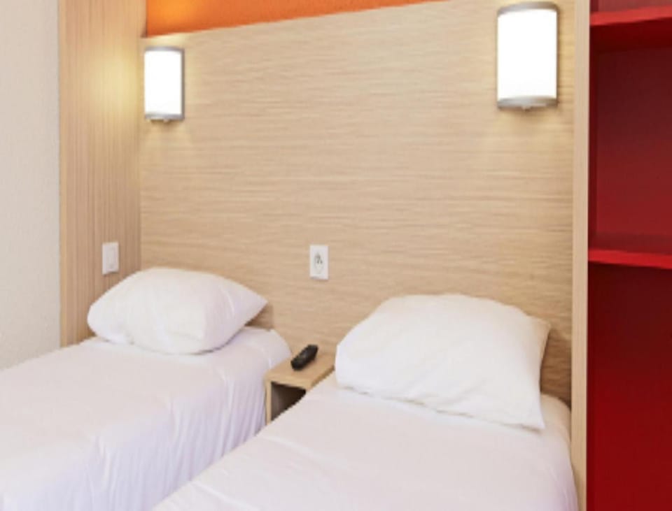 Premiere Classe Saint Etienne - AÃ©roport BouthÃ©on Hotel in Auvergne-Rhône-Alpes