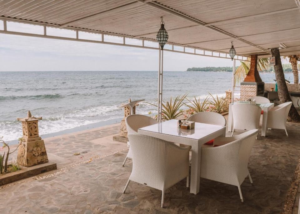 Bondalem Beach Club Villa in Bali