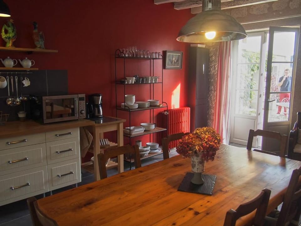 Chambres d'Hôtes Rue du Poids Bed and Breakfast in Centre-Val de Loire
