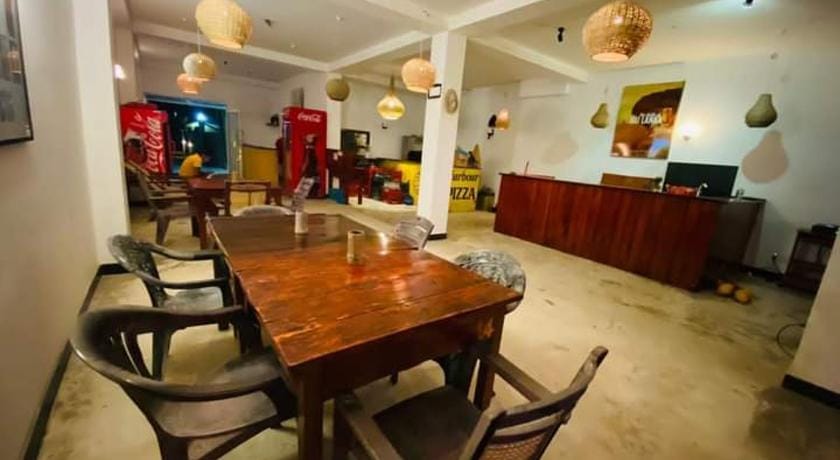 Catamaran Beach Hotel Hotel in Hikkaduwa