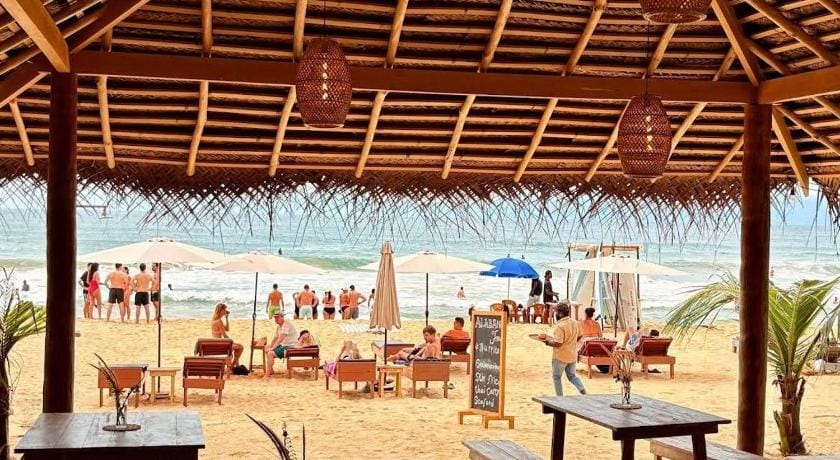 Catamaran Beach Hotel Hotel in Hikkaduwa