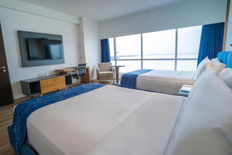 Wyndham Guayaquil, Puerto Santa Ana Hotel in Guayaquil