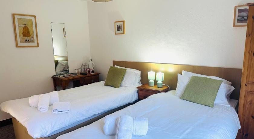The Royal Oak Bed and Breakfast Hotel in Wychavon District