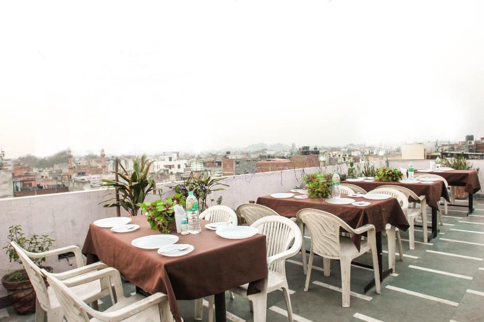 Hotel Star Paradise Bed and Breakfast in New Delhi