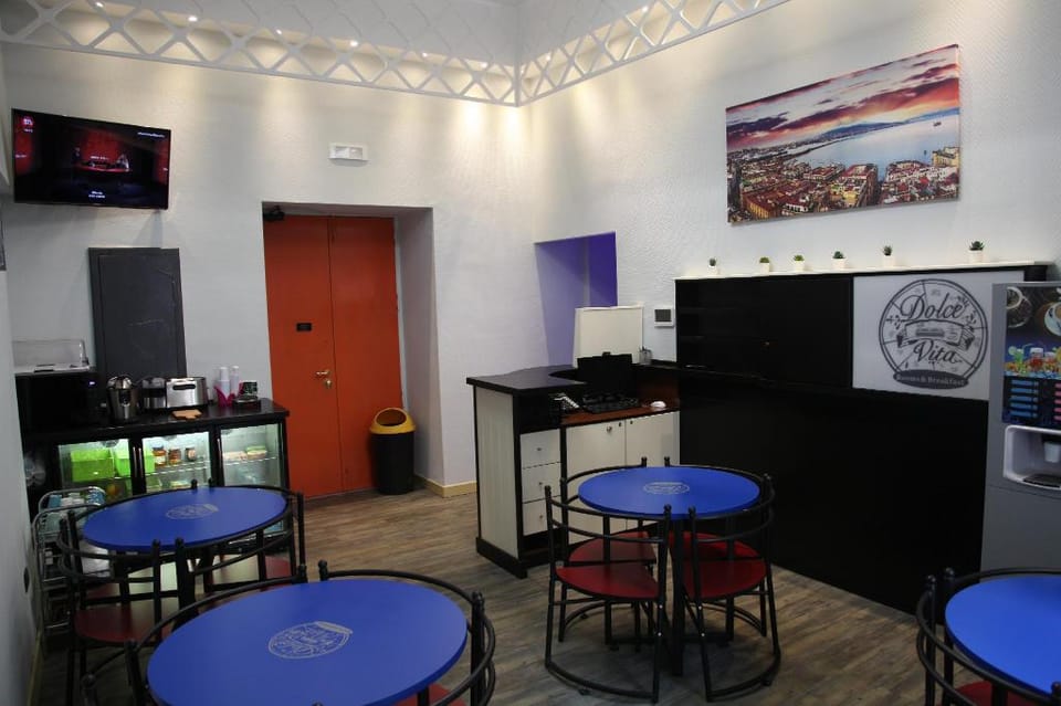 Dolce Vita Rooms & Breakfast Hotel in Naples