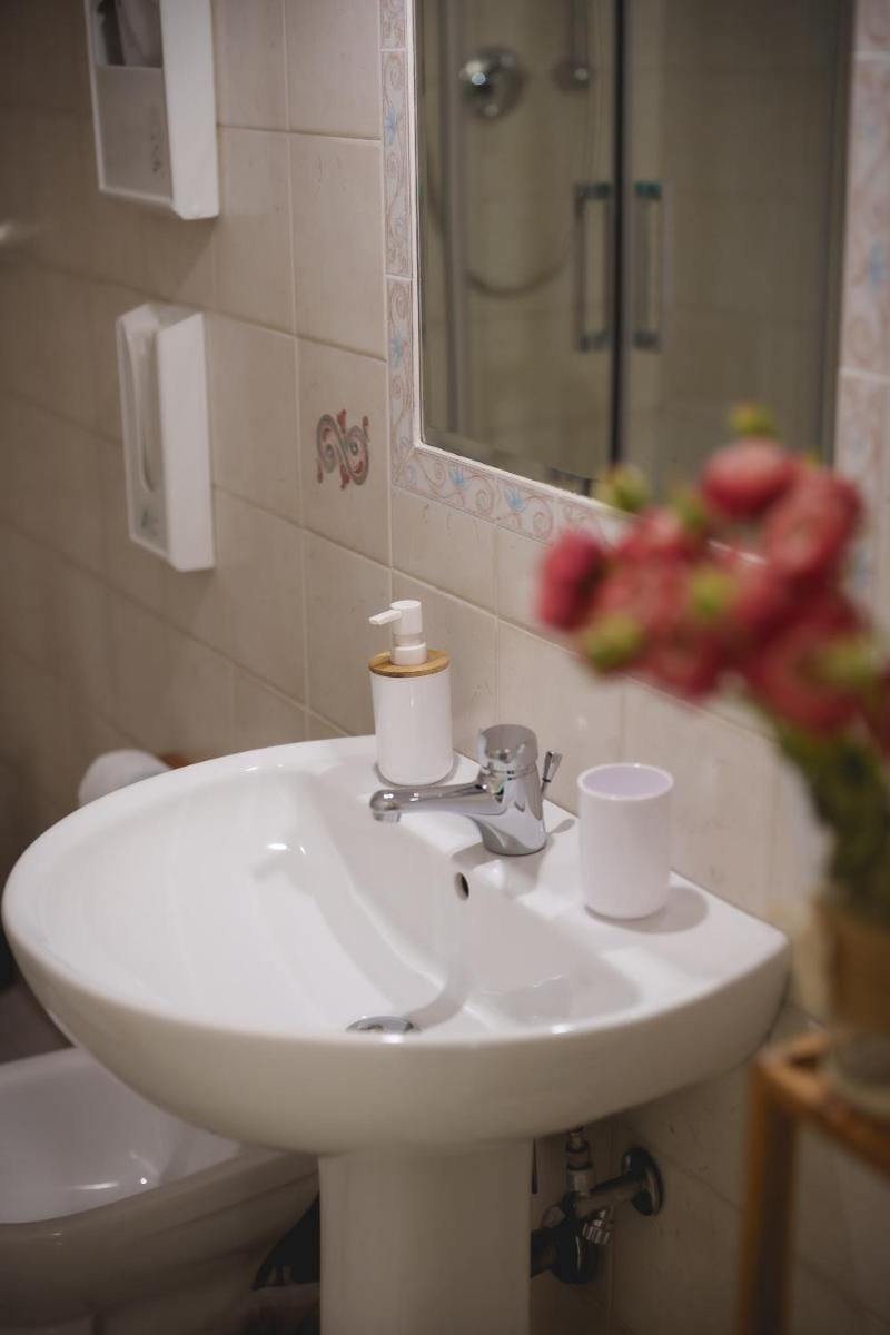 Le Tare B&B Bed and Breakfast in Rome