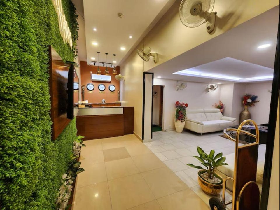 Housez 43 Hotel in Kolkata