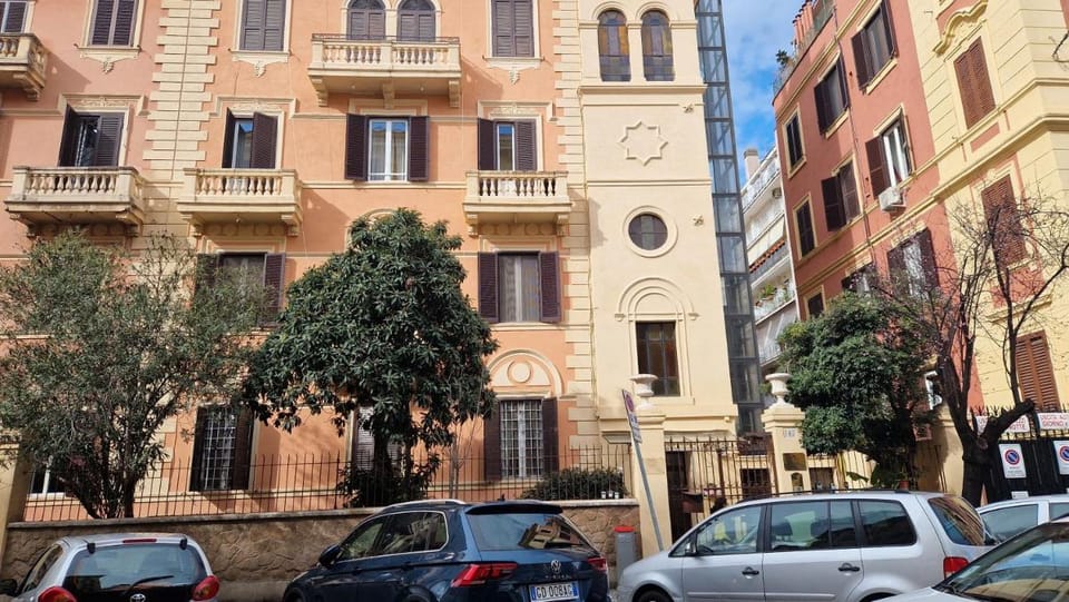 Vatication B&B Bed and Breakfast in Rome