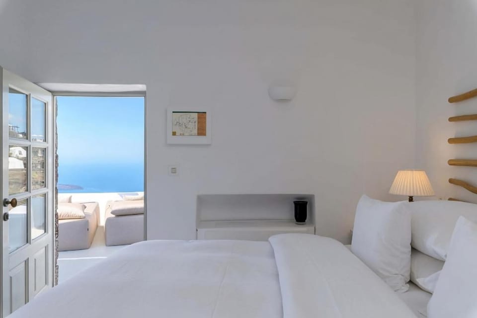 Iconic Santorini, a Boutique Cave Hotel by Sandglass Hotel in Imerovigli