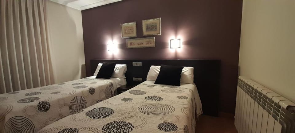 Hostal El Lechuguero Bed and Breakfast in La Rioja