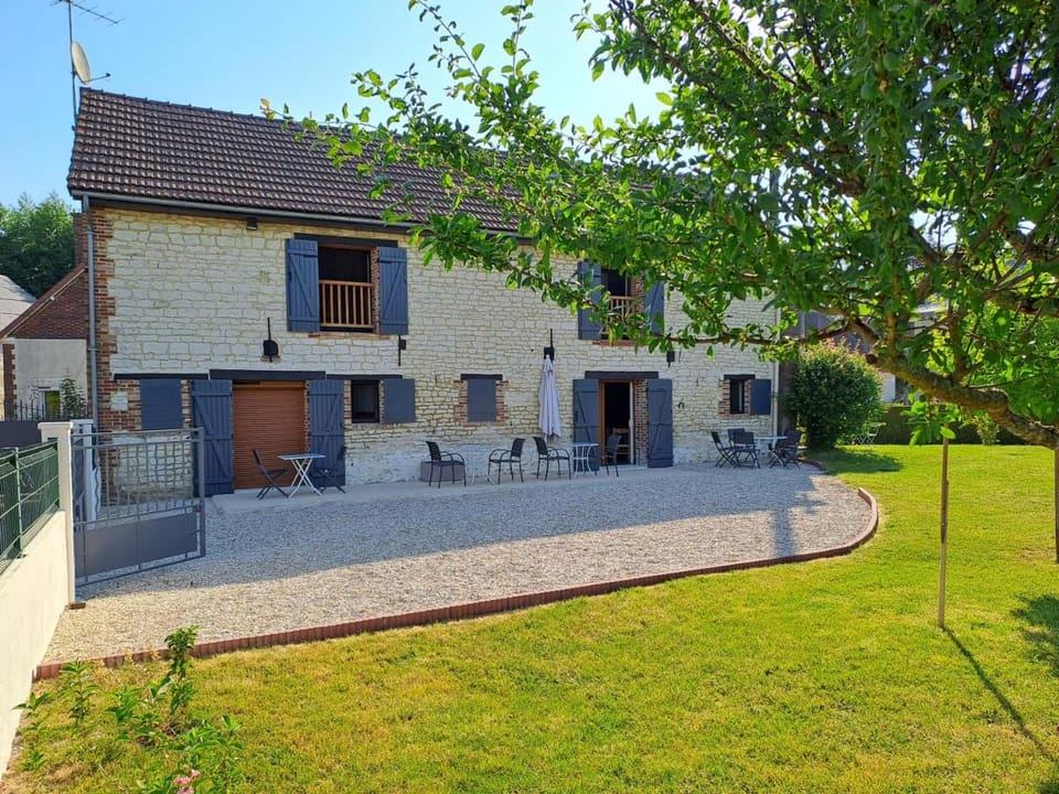 Chambres d'hôtes Le Clos Poli Bed and Breakfast in Bourgogne-Franche-Comté