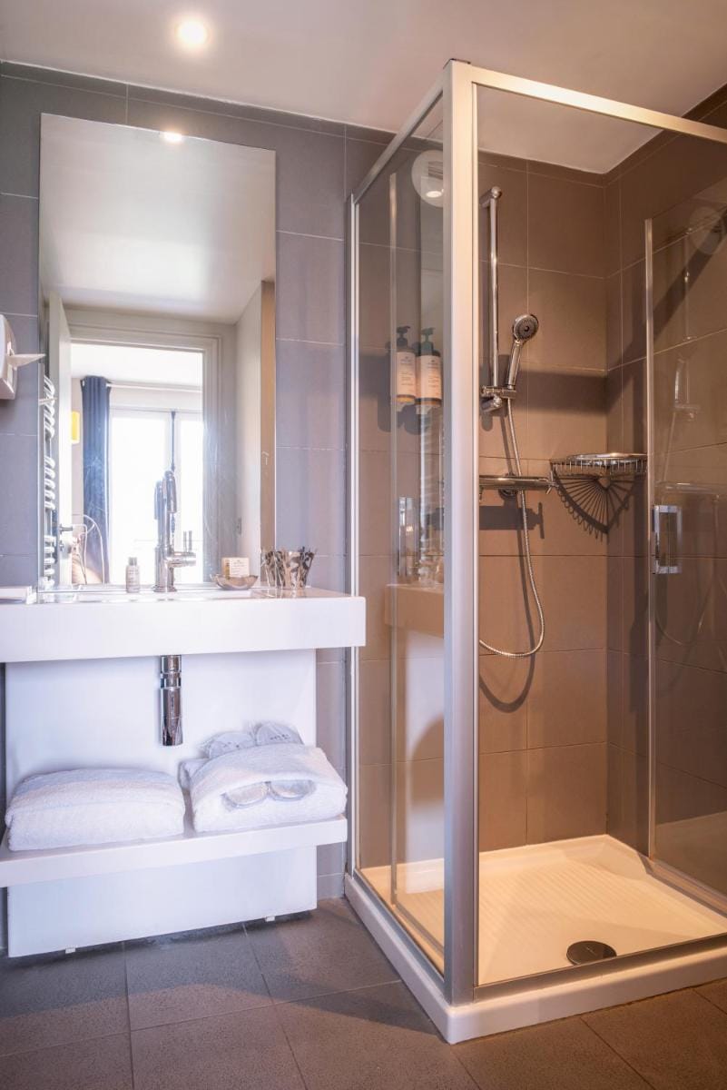 Suites & Hotel Helzear Champs-Elysees Hotel in Paris