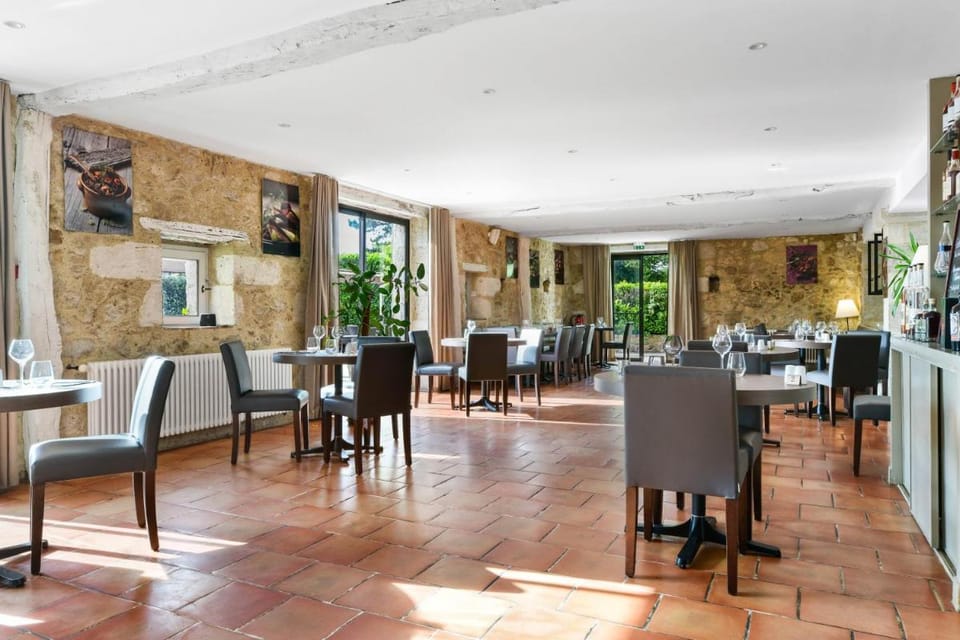 Logis Hôtel La Ferme de Flaran Hotel in Occitanie