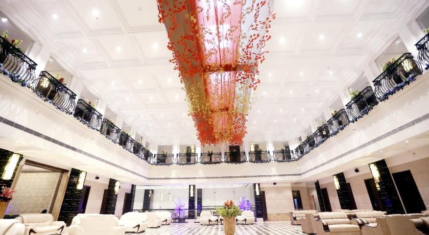 Venizia Sarovar Portico Delhi Hotel in Delhi
