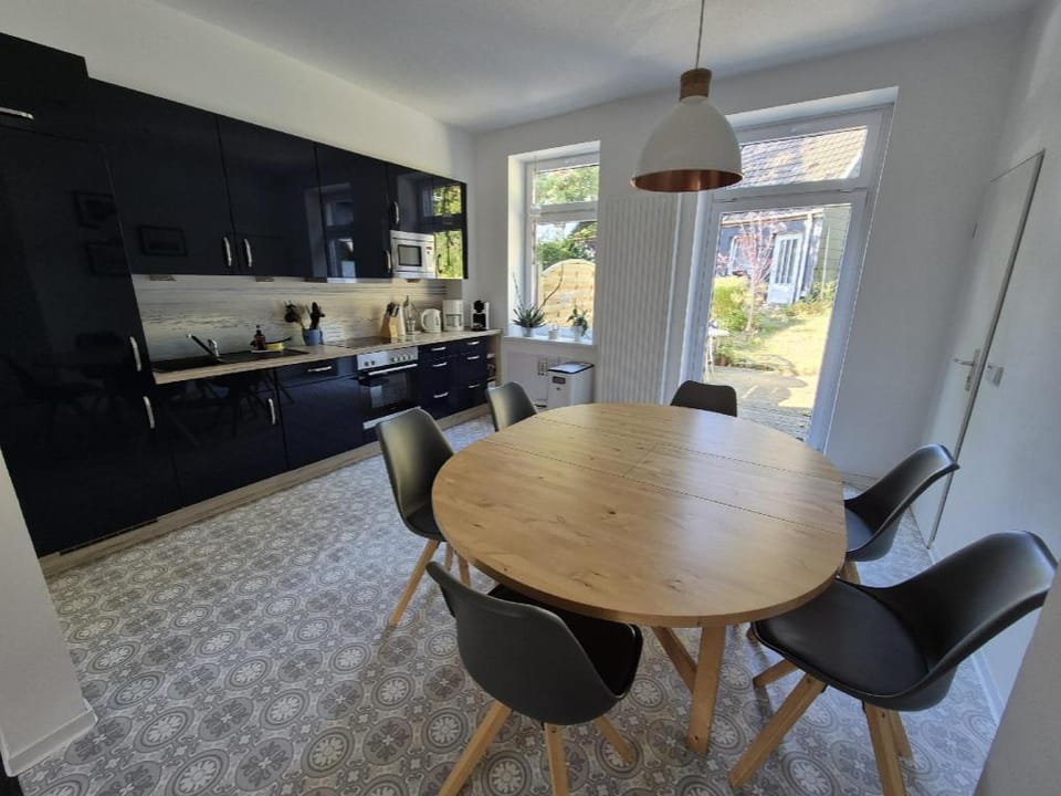 bed & kitchen Apartment in Schleswig