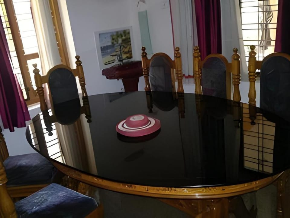 Ganesh House Hotel in Thiruvananthapuram