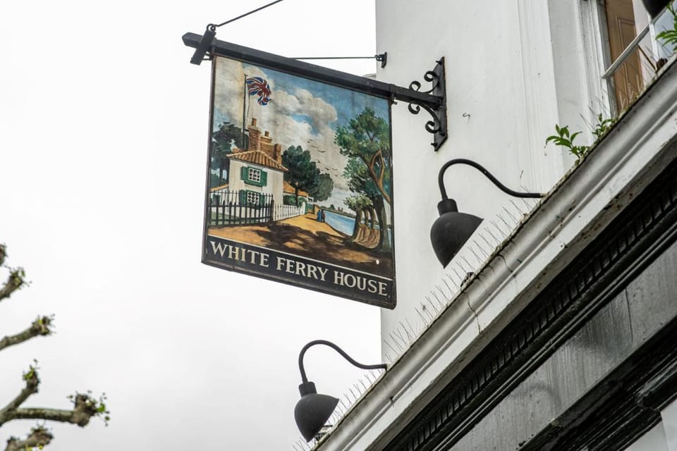 PubLove @ The White Ferry, Victoria Hostel in City of Westminster