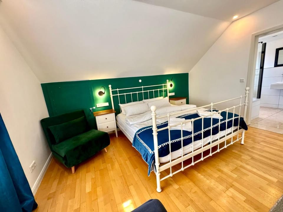 VILLA ORCHARD Frankfurt Bed and Breakfast in Rhineland-Palatinate