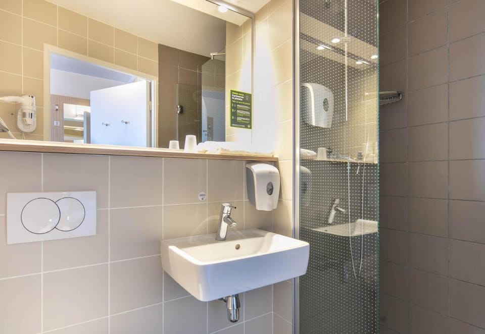 B&B HOTEL Lyon Aéroport Saint-Quentin-Fallavier Hotel in Auvergne-Rhône-Alpes