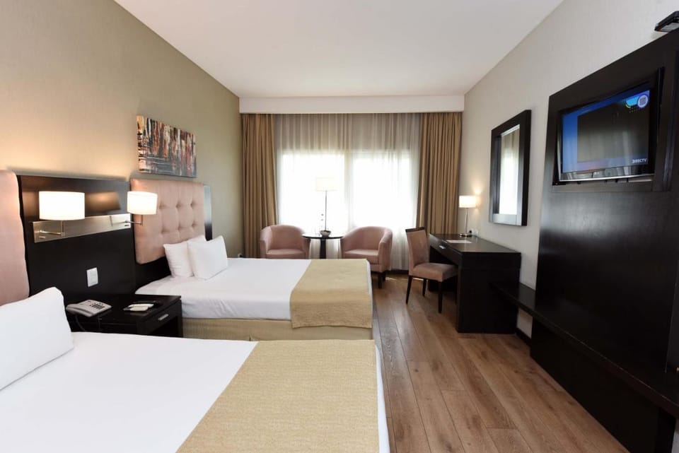 Howard Johnson Hotel & Convention Center Ezeiza Hotel in Ezeiza