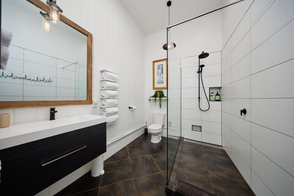 The Factory Luxury Accomodation Villa in Canterbury