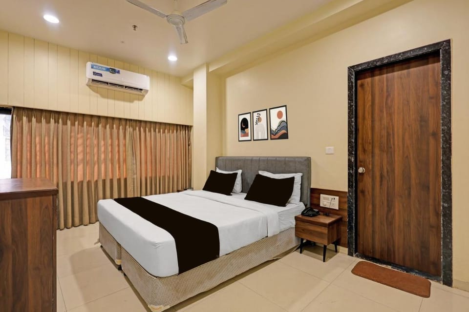 Super Townhouse Vadodara Railway Station Road Formerly Hotel Raajpath Resort in Vadodara