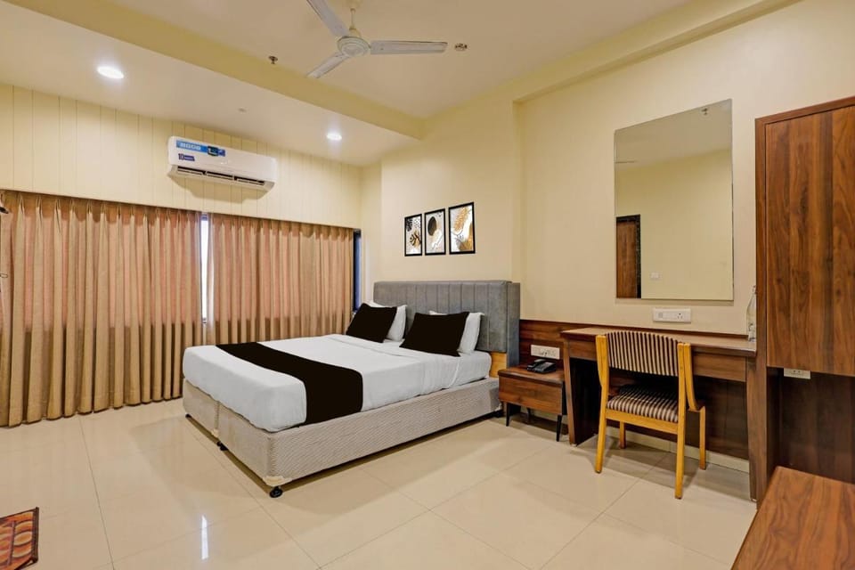 Super Townhouse Vadodara Railway Station Road Formerly Hotel Raajpath Resort in Vadodara