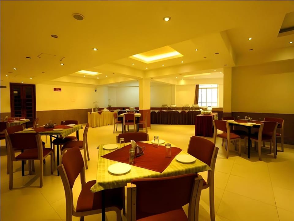 Hotel Kingfort Hotel in Kozhikode