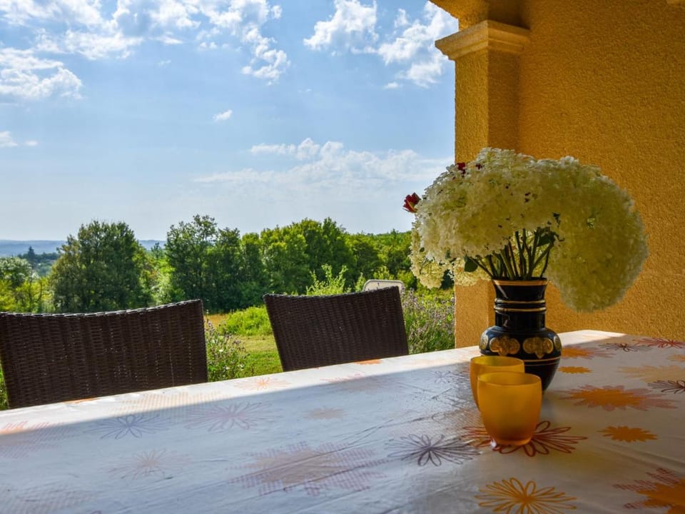 Villa in Cazals with Pool & Lake Nearby Villa in Occitanie