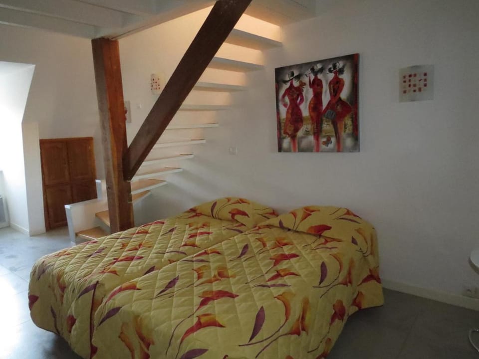 ApartHotel François 1er - 16ème Apartment in Grand Est