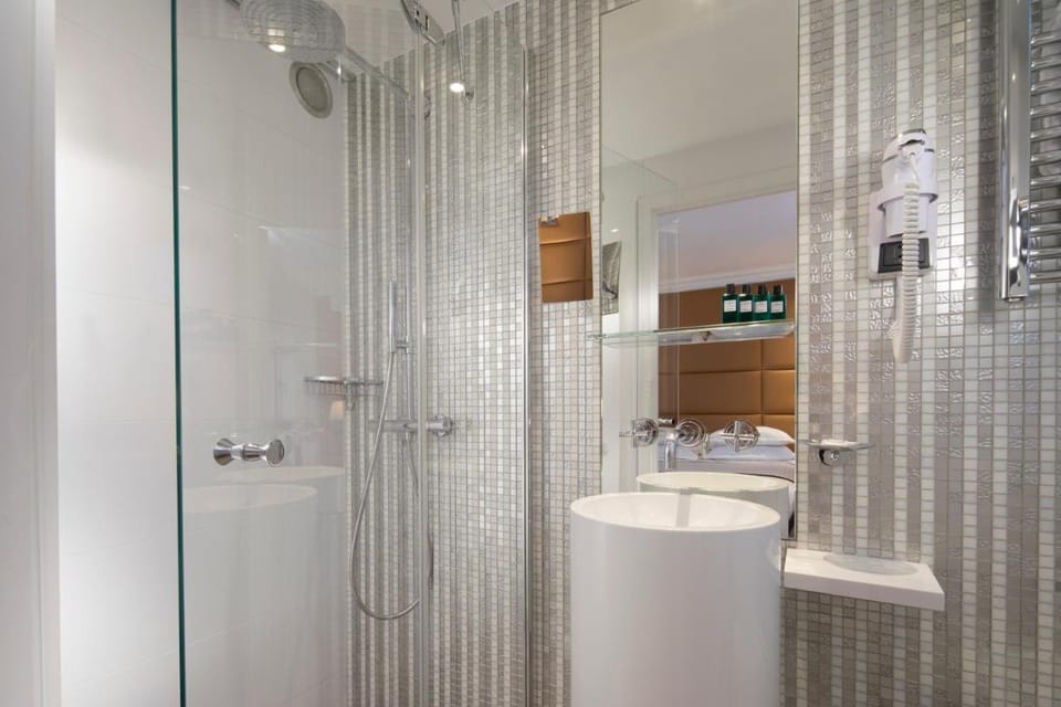Hotel R De Paris - Boutique Hotel Hotel in Paris