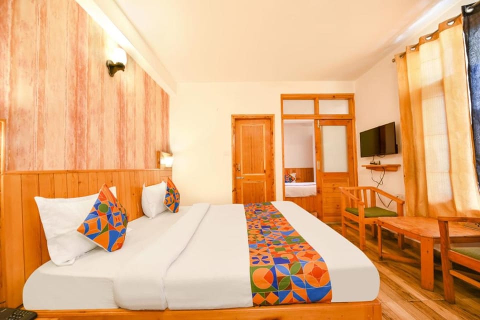 The Kanchanikoot Manali - Best Property !! Luxury Rooms !! Parking !! Couple Friendly !! Budget Friendly Hotel in Manali