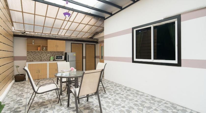 Royal Beach Residence Bed and Breakfast in Patong