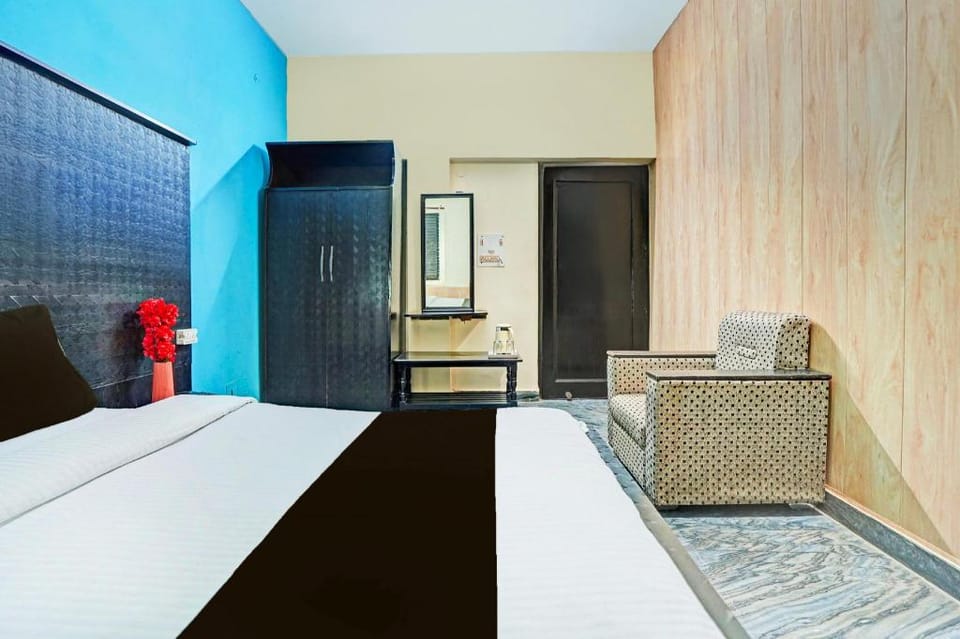 Super Collection O Mathura Near Railway Station Hotel in Uttar Pradesh