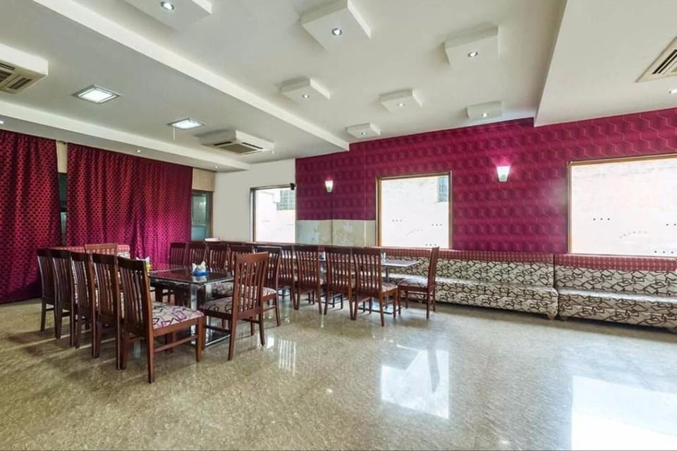 Hotel Mayura International Hotel in Karnataka