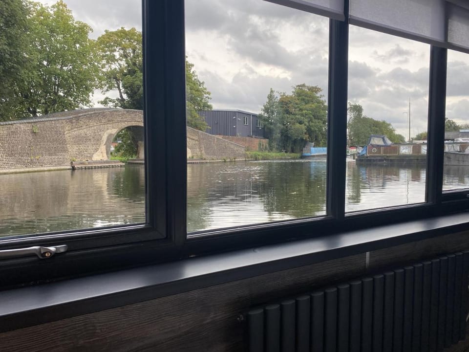 Canal Cottages Bed and Breakfast in Uxbridge