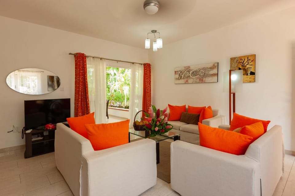 Praslin Paradise Apartment in Africa
