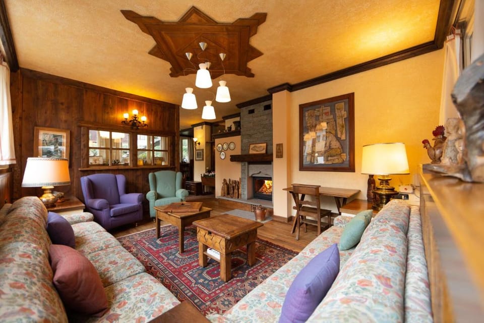 HOTEL BOUTON D'OR Courmayeur Hotel in Courmayeur