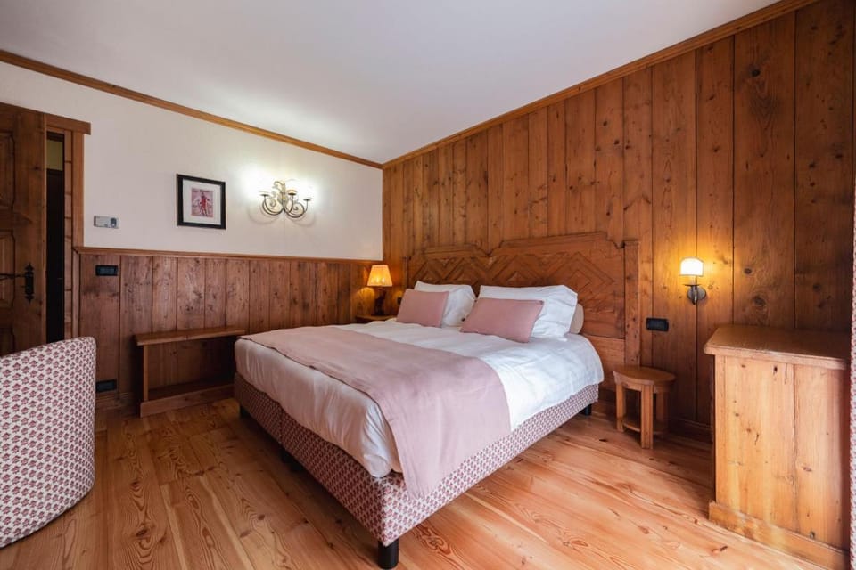 HOTEL BOUTON D'OR Courmayeur Hotel in Courmayeur