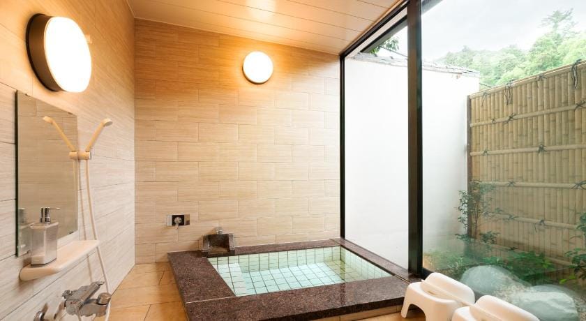Miyajima Guest House Mikuniya Bed and Breakfast in Hiroshima Prefecture