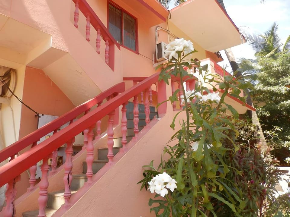 Beach Queen Guest House Hotel in Calangute