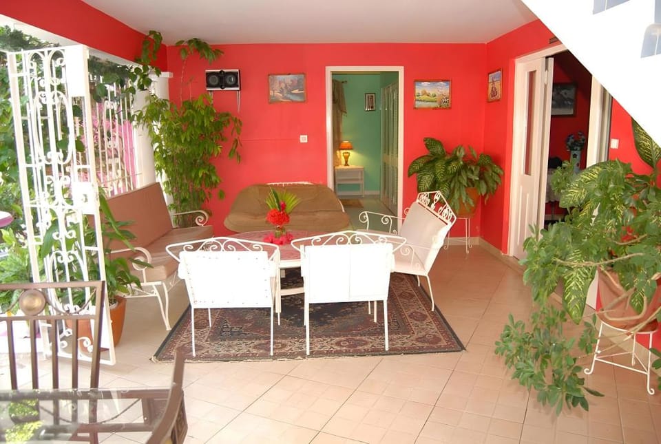 Pink Hibiscus Guest House Hotel in Montego Bay