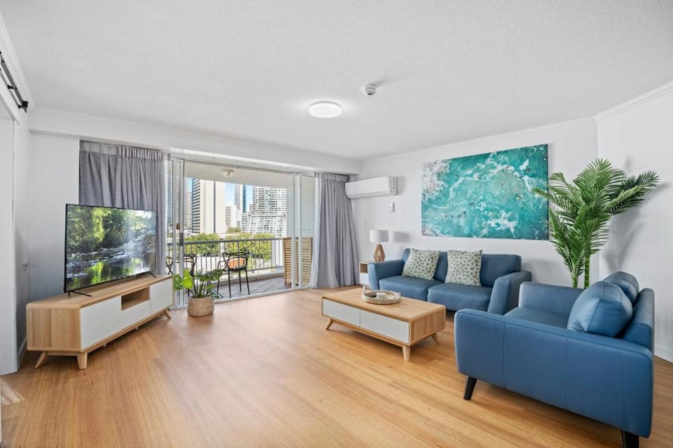 Sovereign Hotel Hotel in Surfers Paradise