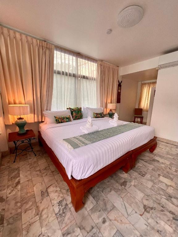 The Red Hibiscus Guesthouse Hotel in Chiang Mai
