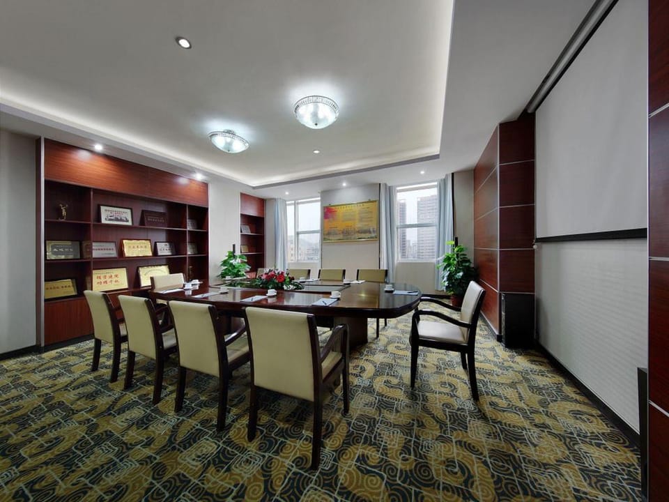 Shenzhen Hanyong Hotel Fuyong Branch Hotel in Shenzhen