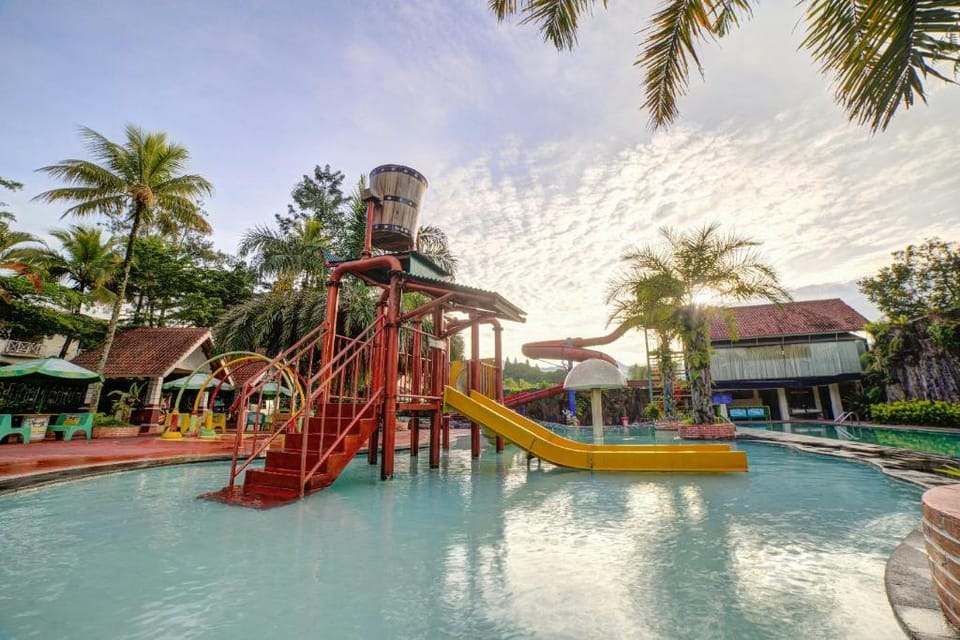 Royal Safari Garden Resort & Convention Hotel in Cisarua