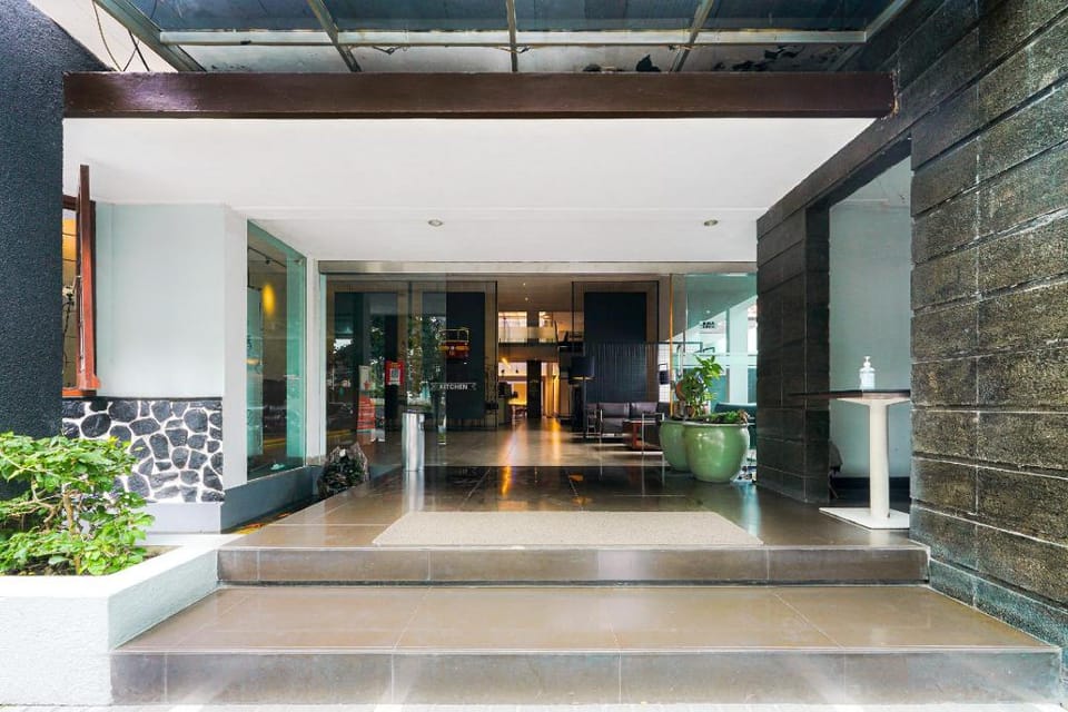 RedDoorz Plus @ Cipaganti Street 3 Hotel in Bandung